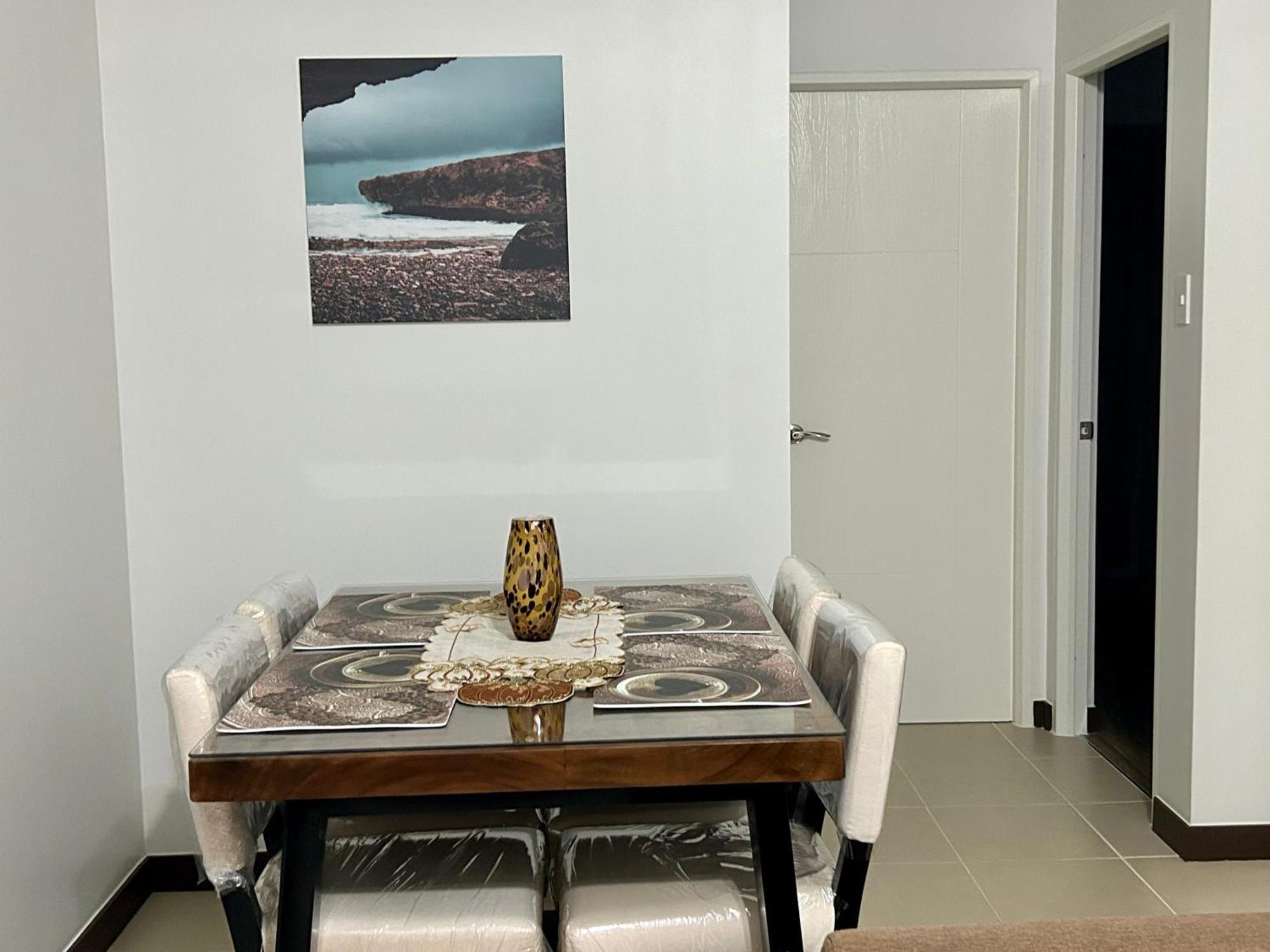 The Atherton Paranaque City Екстер'єр фото