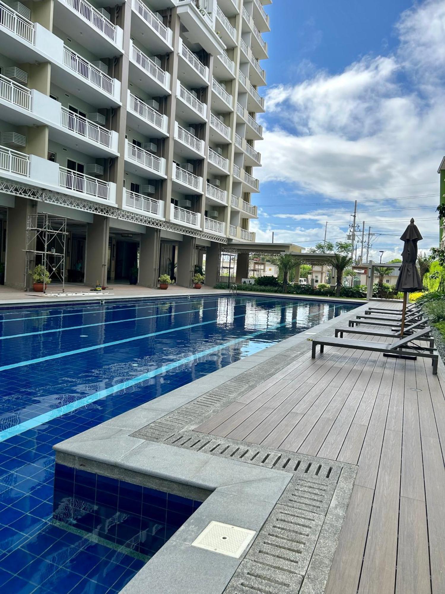 The Atherton Paranaque City Екстер'єр фото