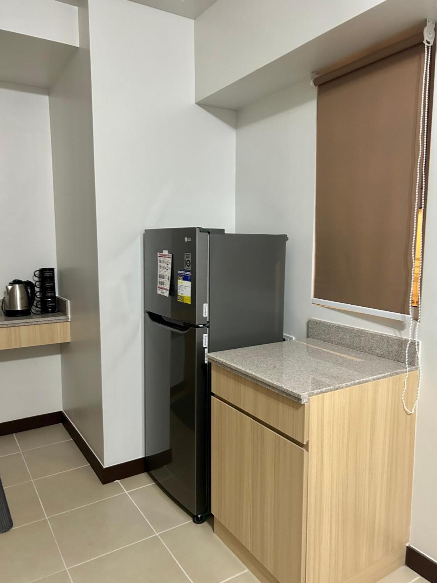 The Atherton Paranaque City Екстер'єр фото